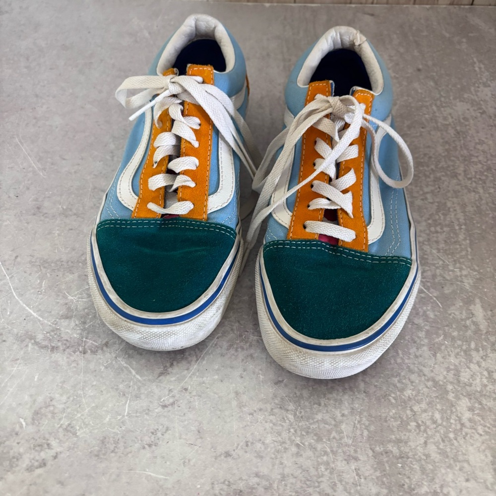 VANS Old Skool Colorblock Low-Top Suede Sneakers - Picture 2 of 6